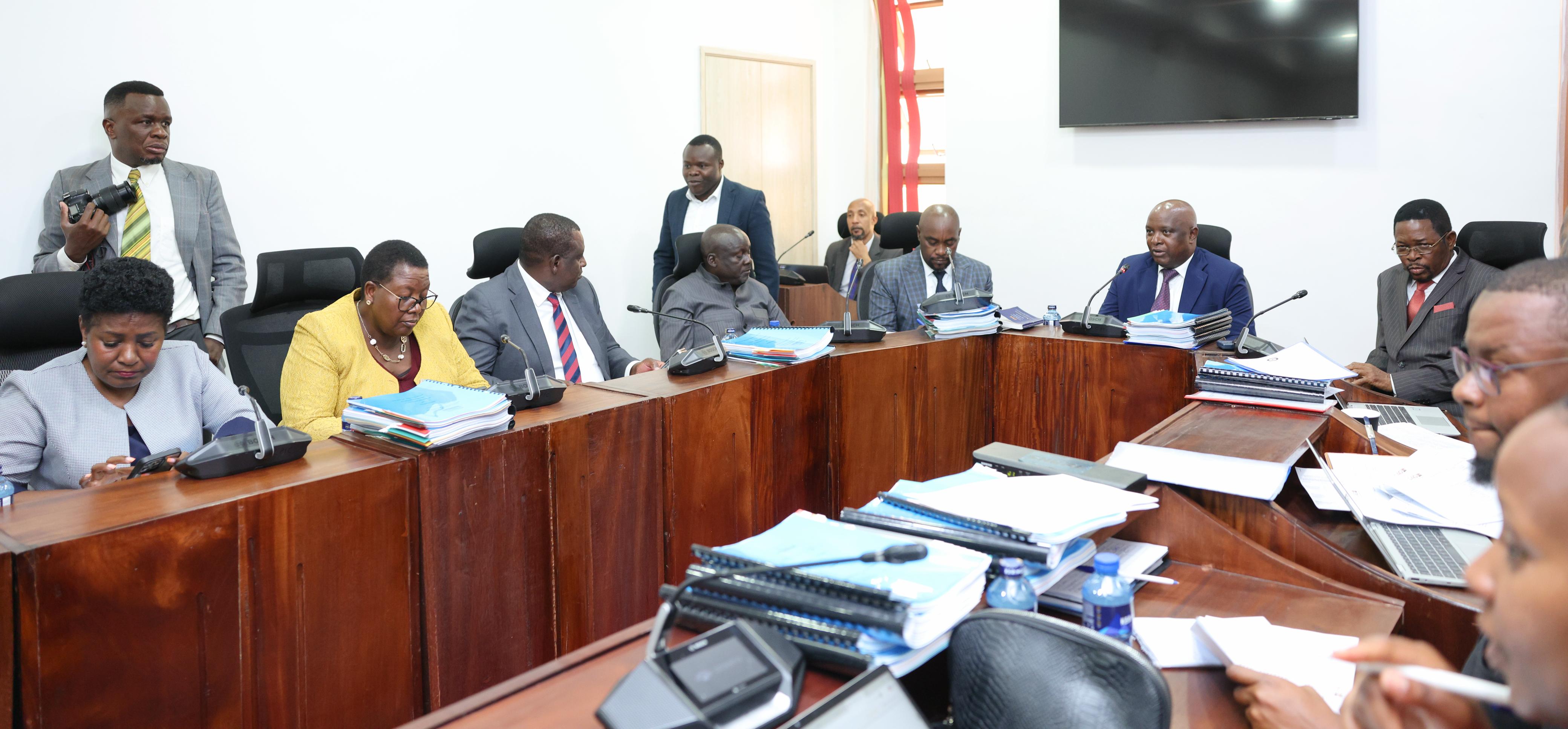 𝐒𝐄𝐍𝐀𝐓𝐄 𝐂𝐎𝐌𝐌𝐈𝐓𝐓𝐄𝐄 𝐒𝐋𝐀𝐌𝐒 𝐊𝐈𝐓𝐔𝐈 𝐎𝐕𝐄𝐑 ‘𝐈𝐋𝐋𝐄𝐆𝐀𝐋’ 𝐇𝐎𝐒𝐏𝐈𝐓𝐀𝐋 𝐁𝐎𝐀𝐑𝐃, 𝐄𝐗𝐏𝐈𝐑𝐄𝐃 𝐃𝐑𝐔𝐆𝐒 𝐀𝐍𝐃 𝐈𝐃𝐋𝐄 𝐄𝐐𝐔𝐈𝐏𝐌𝐄𝐍𝐓 